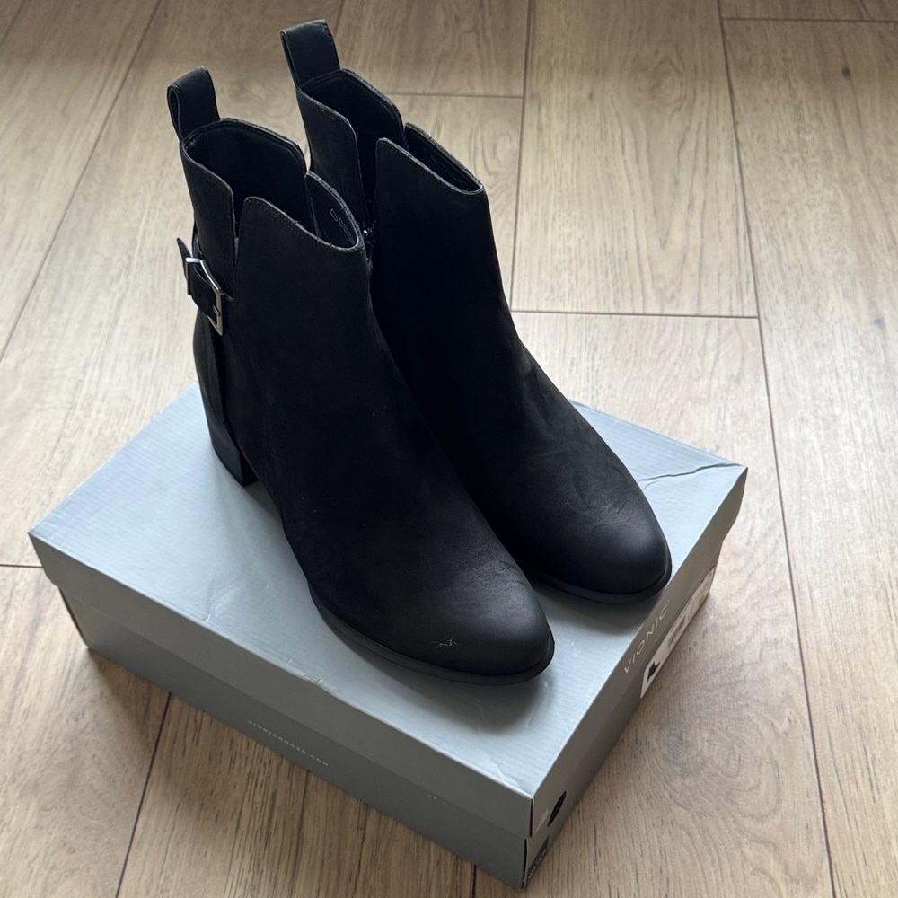 Vionic Sienna Ankle Boot Women’s 11 Waterproof Block Heel Decorative Buckle New